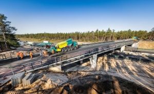 Nieuw viaduct Hoog Burel, gerealiseerd met bestaande liggers. Foto Karst Fotografie / Rijkswaterstaat